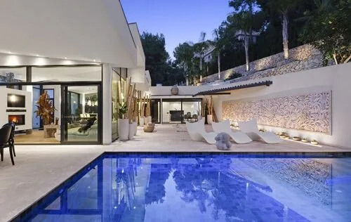4 Bedrooms in Costa d'en Blanes — photo 3
