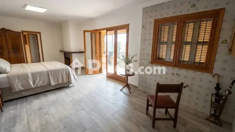 Rustic house in El Coll d'en Rabassa — photo 2
