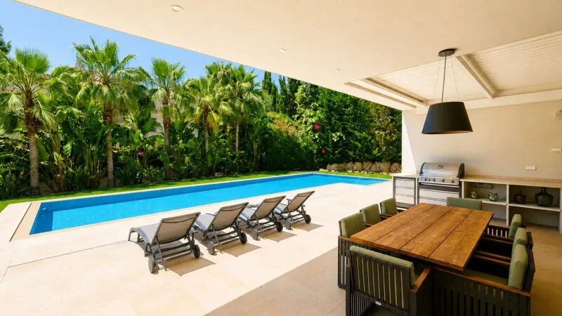 Impressive modern villa with rooftop sea views in Nova Santa Ponsa. — photo 3