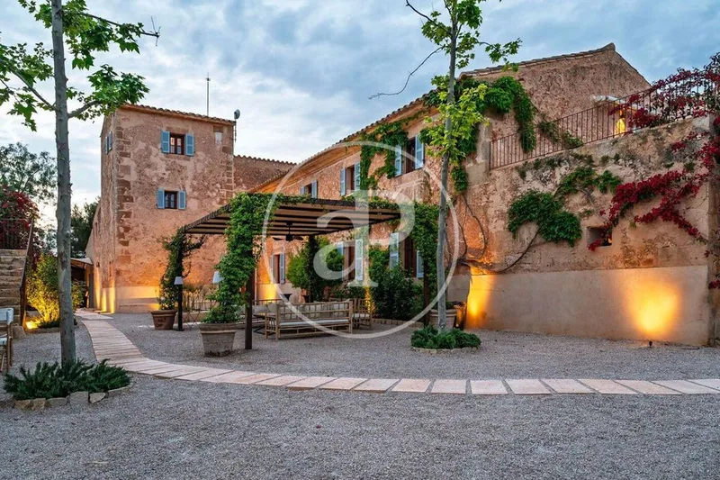 Farmhouse in Llucmajor, Province of Balearic Islands — photo 1