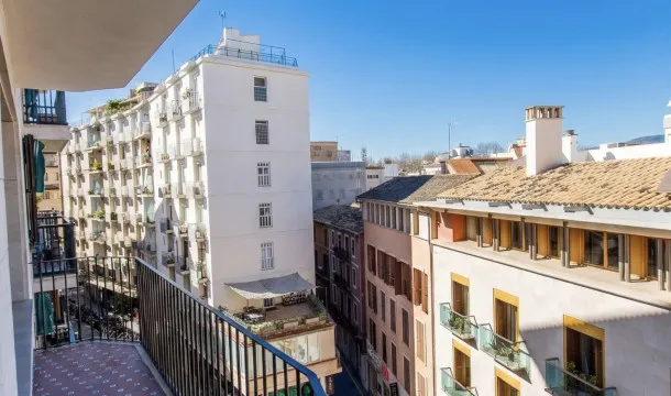 Elegant renovated apartment with generous spaces in Palma’s historic centre — photo 8