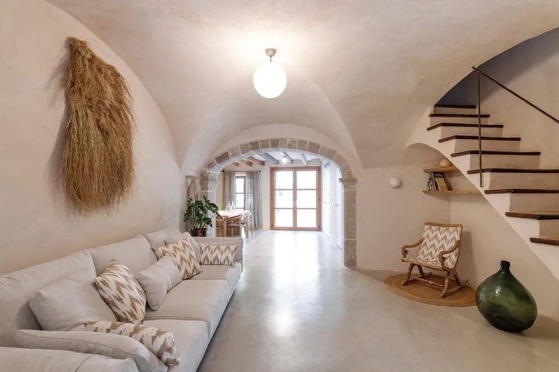 Reformed townhouse with pool in Alaró — photo 2
