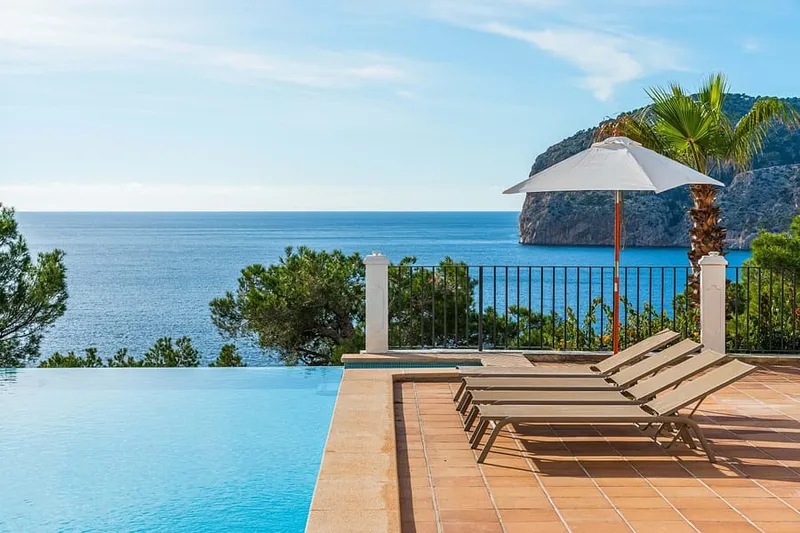 Luxurious Villa with Spectacular Sea Views and Holiday License in Camp de Mar — photo 6