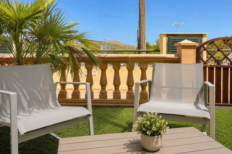 Renovated townhouse with 2 bedrooms, two terraces and pool — photo 2