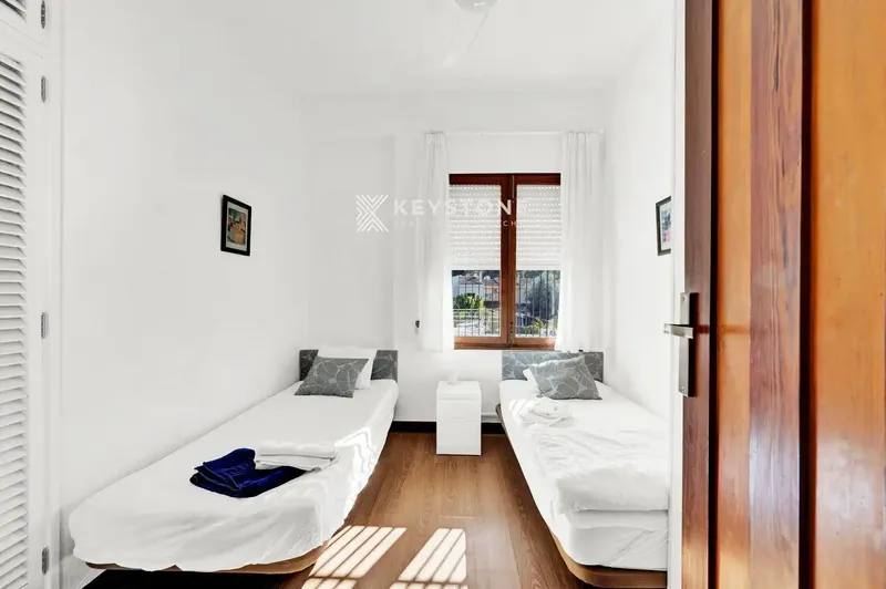This impressive detached chalet, located in one of the most sought-after areas of Santa Ponsa, offers a perfect combination of location — photo 11