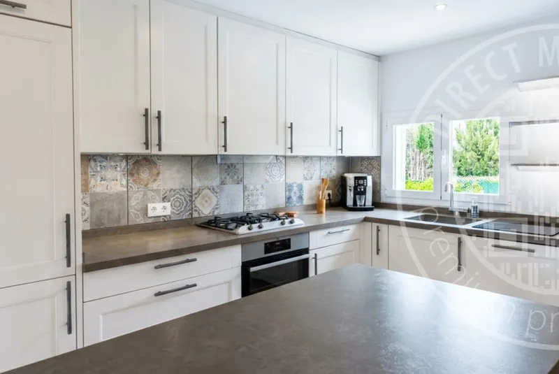 260508 – Charming Family Home near Beaches and Amenities — photo 6