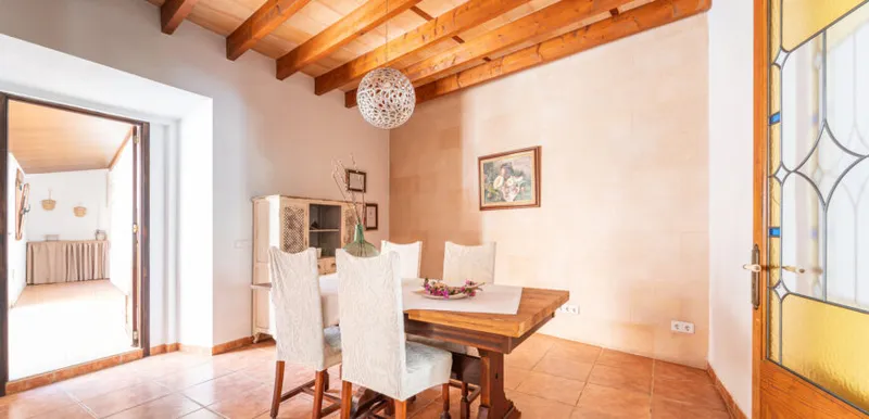 Mallorcan house for rent in Campos with patio and sunny terrace — photo 4