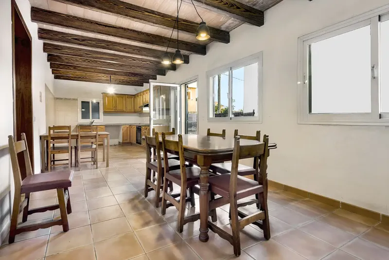 We present a unique opportunity to acquire a detached house located in the Son Ferriol neighborhood. This home, built in — photo 7