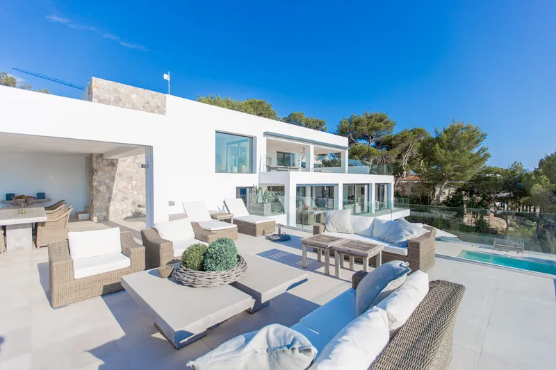 Espectacular villa moderna con vistas al mar y pista de tenis en Santa Ponsa — photo 11