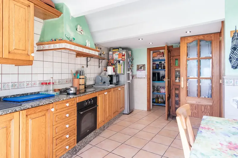 The property is ideally located to enjoy excellent views and tranquility. This spacious ground floor house, built in 1950 — photo 12
