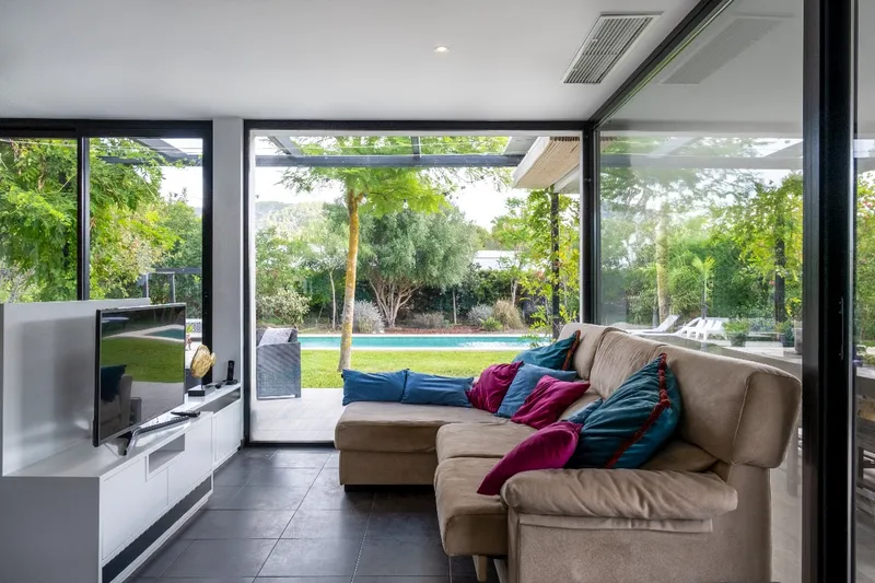 Elegant Modern Villa with Pool and Privacy in Crestatx, Near Pollença — photo 3
