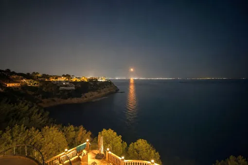 Sol de Mallorca, luxury frontline villa in Sol de Mallorca with pool and sea views, available yearly from September to July — photo 3