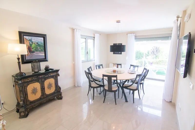 Villa with large pool terrace and vacation rental license in Marratxi, close to Palma — photo 6
