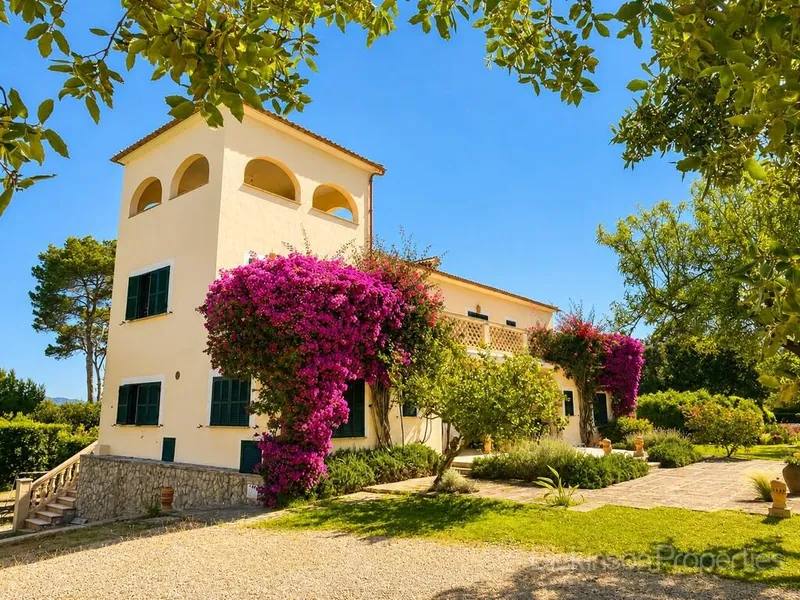 House to rent in Alcúdia, Mallorca, Baleares, Spain — photo 1