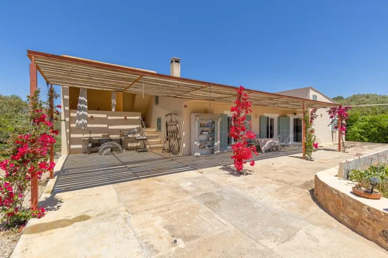 Finca in Sa Rapita - Finca with natural stone facade — photo 12