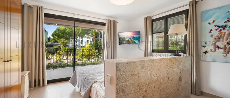 Luxury apartment in Camp de Mar in sought-after complex — photo 9
