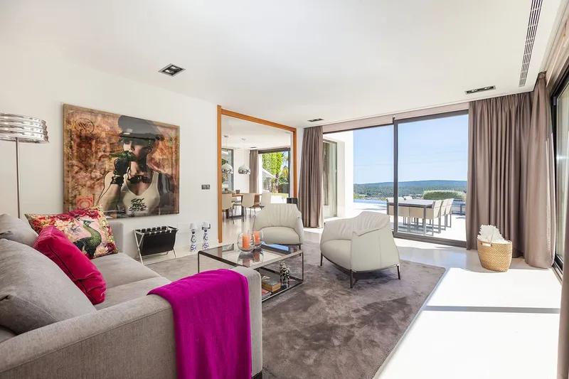 Modern luxury villa with magnificent views — photo 6