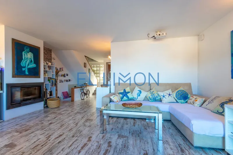 Semi Detached House — photo 10