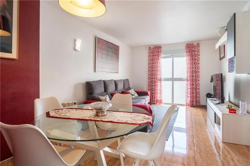 Duplex penthouse with a terrace in Can Pastilla, right by the sea — photo 3