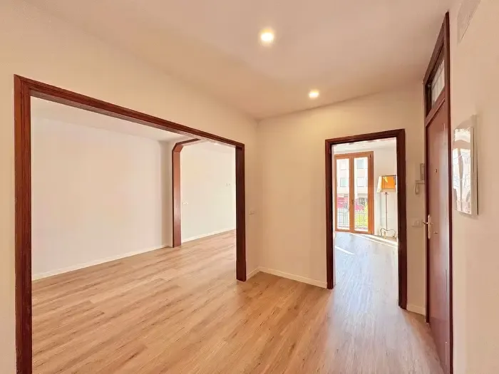 Piso de 2 habitaciones en alquiler en Llevant, Marquès de Fontsanta — photo 1