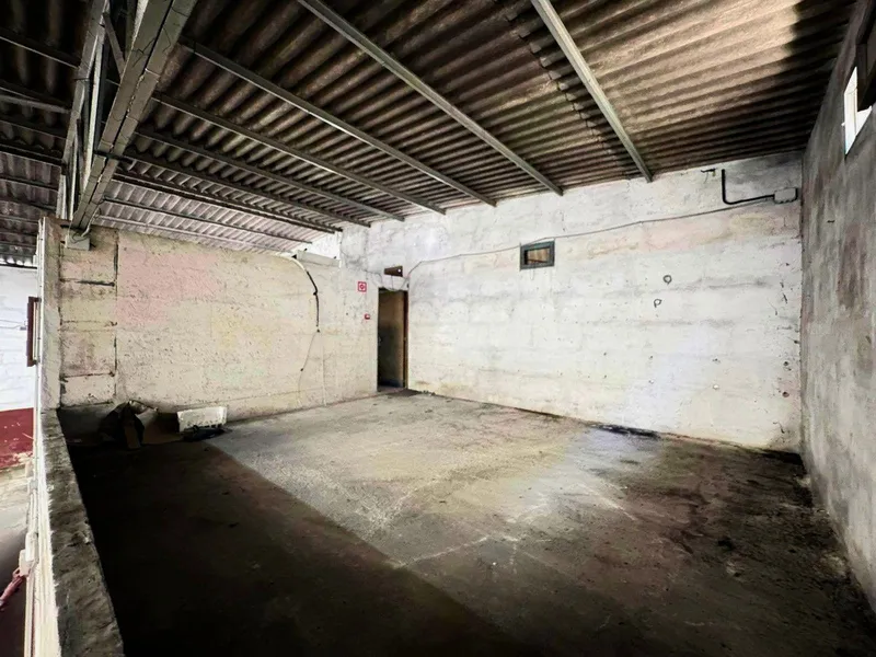 Industrial warehouse of 682 m² in Muro — photo 3