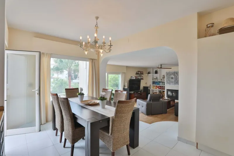 Spacious Mediterranean villa with guest cottage and sea views for sale in Costa d’en Blanes — photo 2