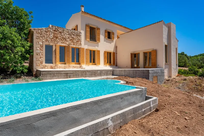 Rustic finca with panoramic sea and mountain views in Sant Llorenç des Cardassar — photo 1