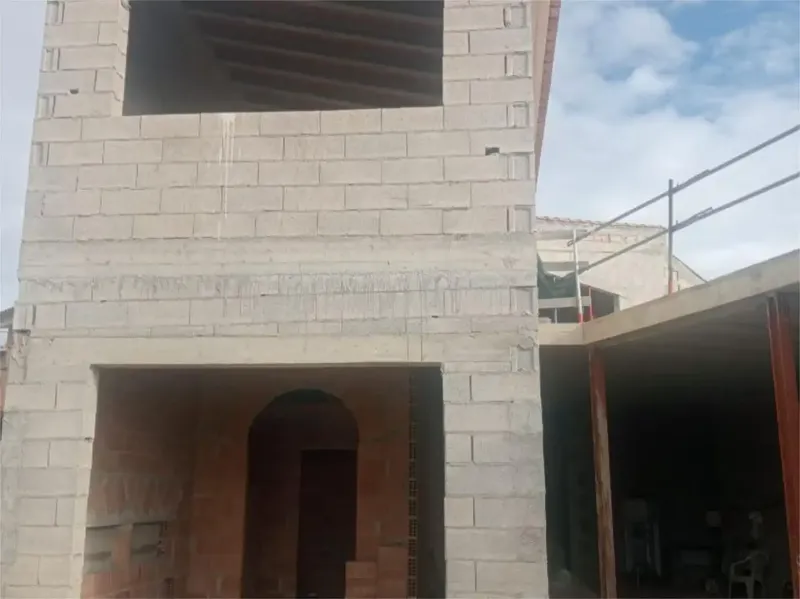 Two-storey house under construction from 2023, with project and building permit — photo 12