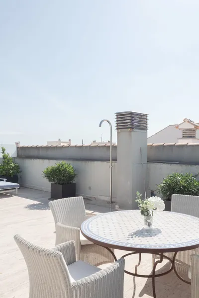 Frontline penthouse with large rooftop terrace in El Molinar, Palma — photo 10
