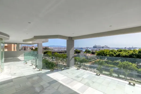 Luxury apartment with spectacular views over the harbour of Palma — photo 1