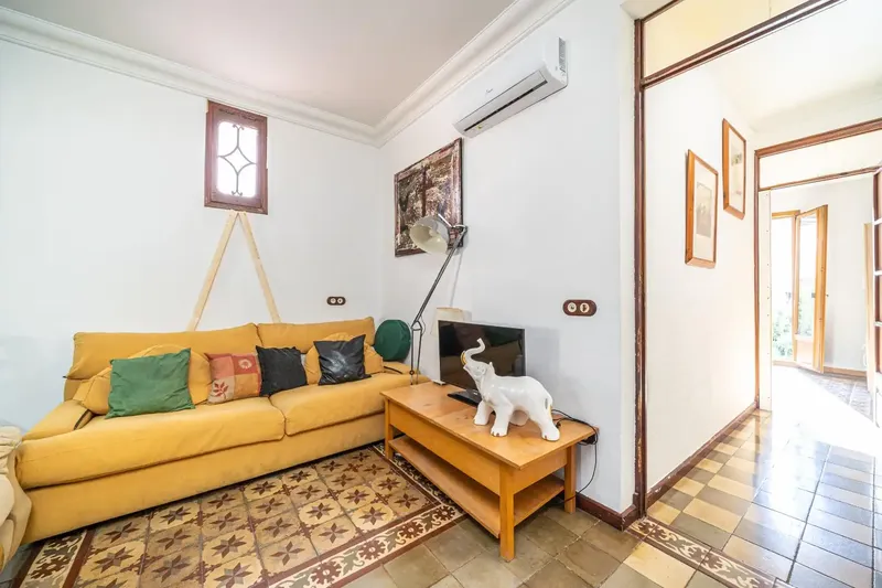 3-bedroom penthouse on Calle Conde de Barcelona — photo 3