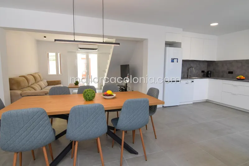 Townhouse in Colònia de... — photo 1