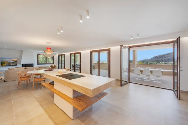 Magnificent, renovated villa with incredible sea views for sale in Pollensa, North Mallorca — photo 4