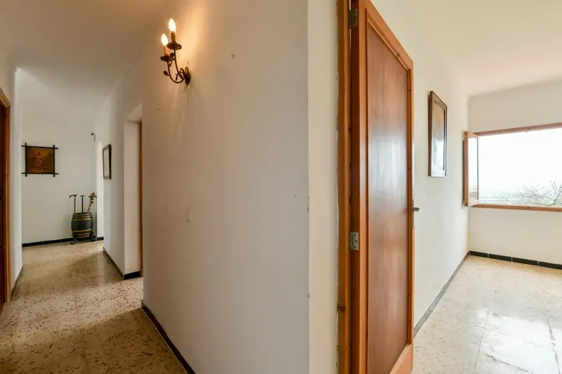 Exclusive rustic estate in Sa Casa Blanca on a plot of over 40,000 m2, offering privacy and — photo 12