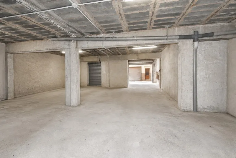 Garage and basement in Manacor — photo 12