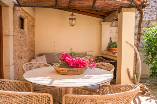 Mediterranean townhouse with idyllic patio in Capdepera — photo 6