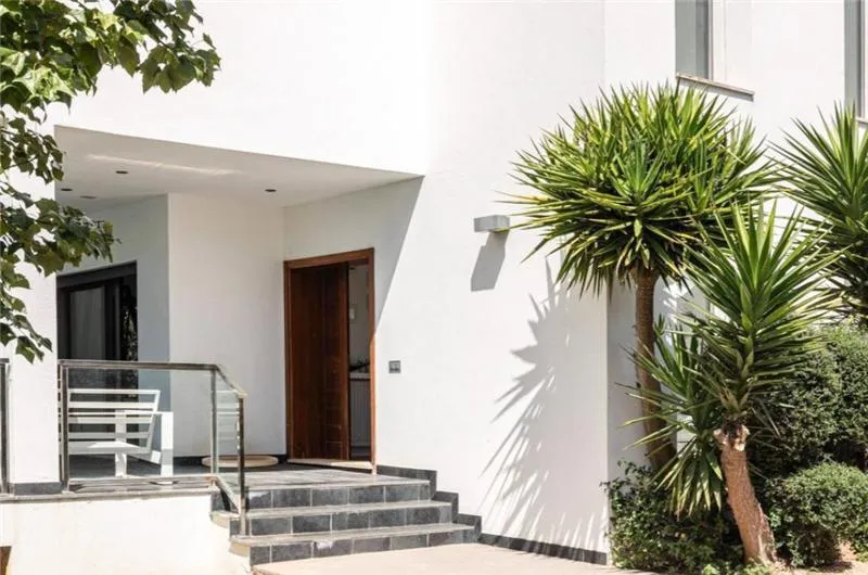 Designer detached villa with swimming pool and panoramic views over Palma and the sea on a plot of approx. 935 m² — photo 1