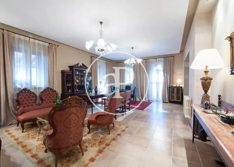 Spectacular Mallorcan villa for holiday rental with pool and six bedrooms — photo 12