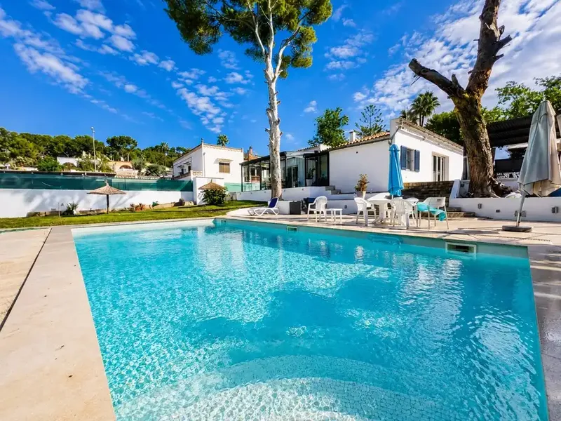 Located in Costa de la Calma, in the southwest of Mallorca, this beautiful renovated villa combines privacy, generous outdoor spaces and a — photo 1