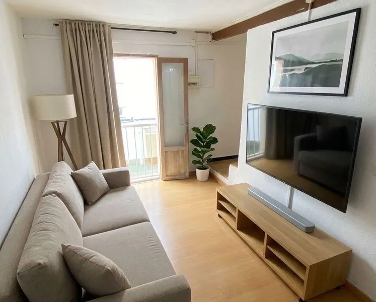 Duplex-type apartment with tenants for sale — photo 1