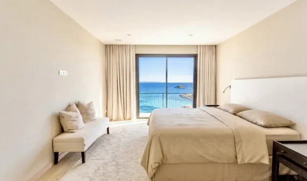 Nice spacious renovated apartment with panoramic sea views in Illetas — photo 11