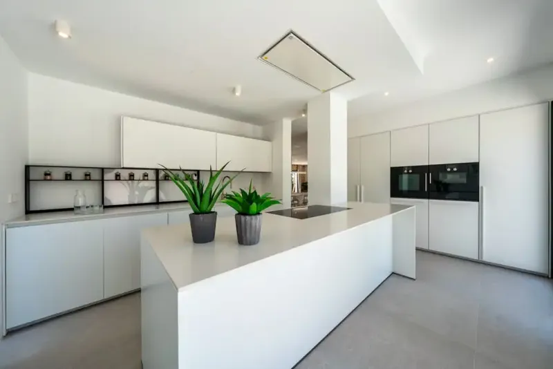Esta villa de dos plantas de nueva construcción se vende en Santanyí, a solo 2,5 km del pueblo, en una zona tranquila a solo 800 m del mar y — photo 6