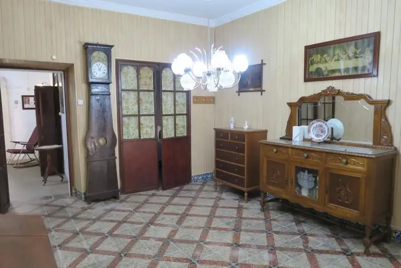 House in the town centre, with all kinds of services, with many possibilities. — photo 5