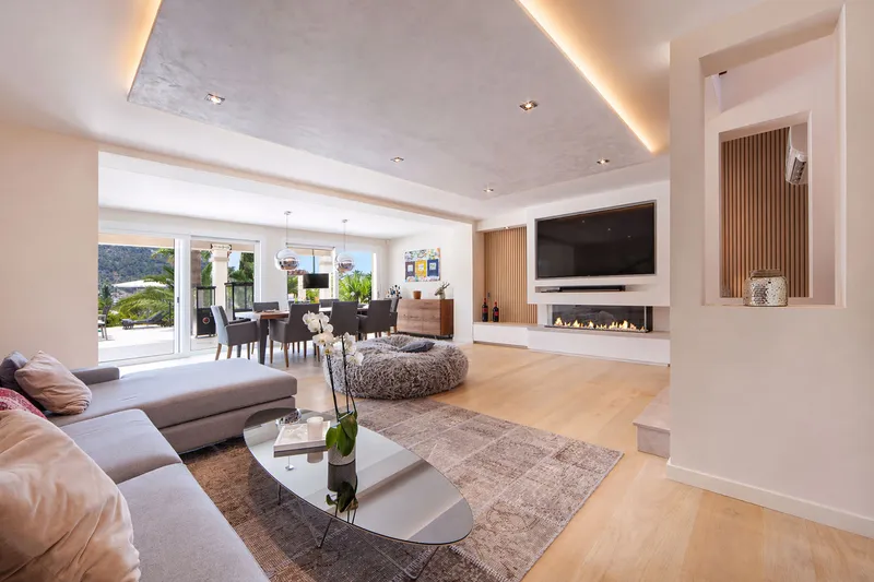 Stylishly renovated villa with harbour views and holiday rental licence — photo 5