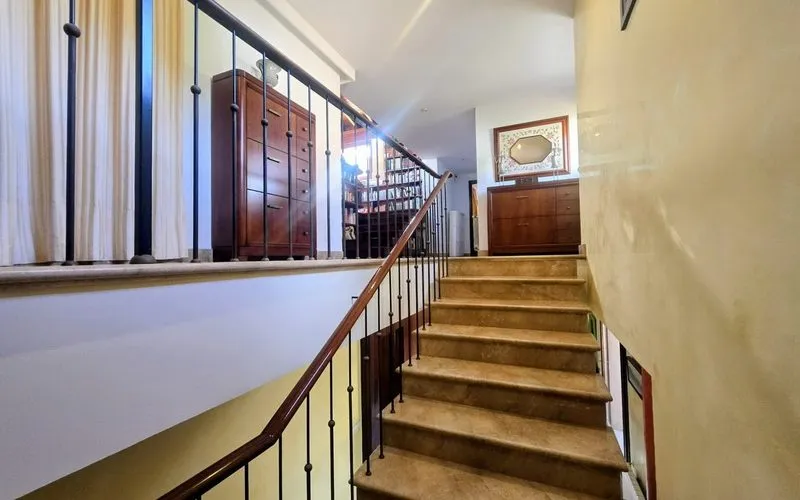 Villa, 1,600 m² plot, 800 m² living space — photo 6