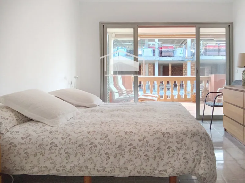 Exclusive apartment with terrace and sea views + parking in Cala Galiota — photo 6
