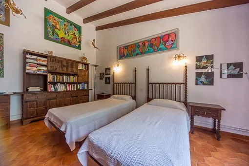Pollensa, spacious chalet with bright rooms, dream views and 2 pools — photo 10