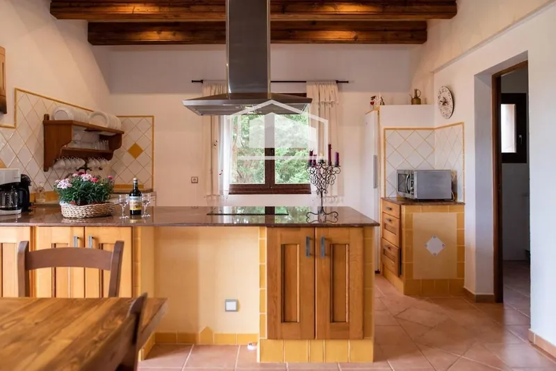Charming finca in Es Llombards: tourist license for 10 people — photo 12