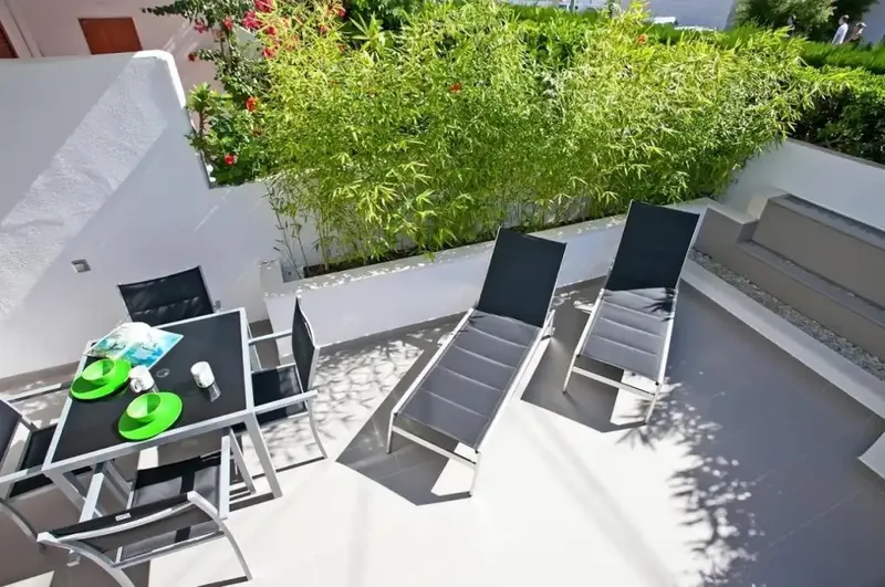 Ground floor apartment for sale in Puerto Andratx, elegantly renovated and located just opposite the prestigious — photo 10