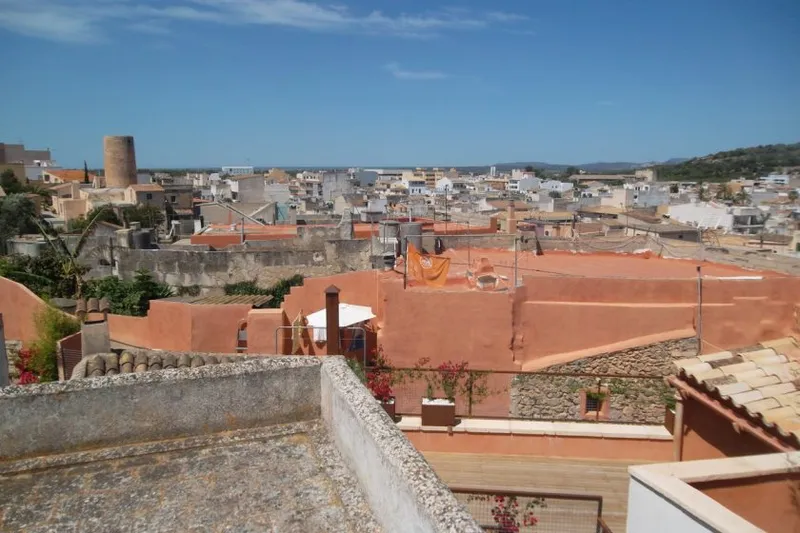 Typical village house with terraces and courtyard in Felanitx — DH 30 CM — photo 5